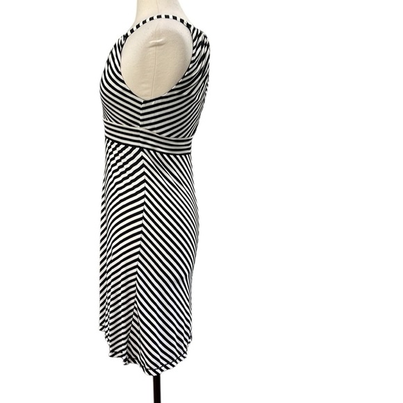 NWT Studio M Chevron Stripe Sleeveless Fit And Flair Dress SZ L Black White - Picture 3 of 6